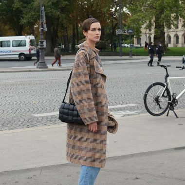 Louise de Chevigny after the Chanel SS21 Show in Paris_E35A8580-EBEA-443A-B2C0-25D052D35C61-25191-000003FFDE7110F3